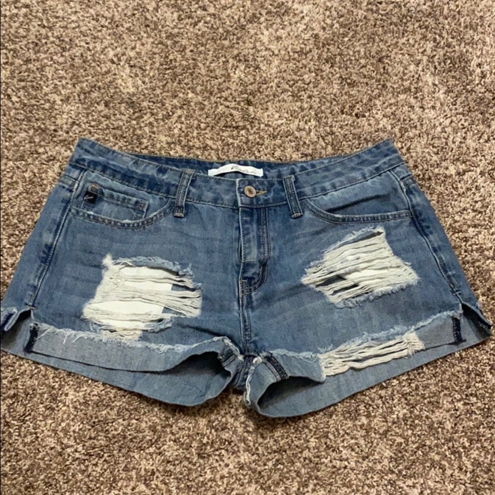 KanCan Cuffed Distressed shorts!